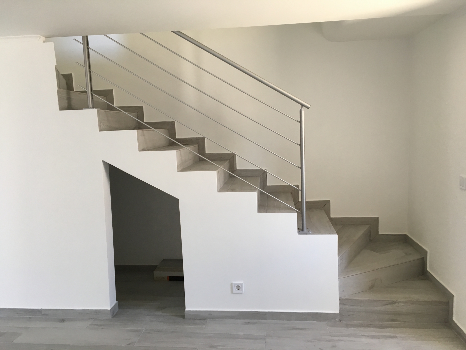 Moradia Geminada T3 na Terrugem  totalmente remodelada