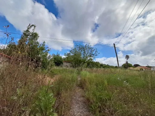 Moradia T2 c/ terreno em Salir de Matos