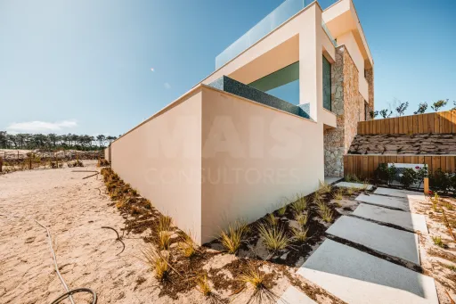 Moradia T5 com Piscina - Vista Golfe e Mar