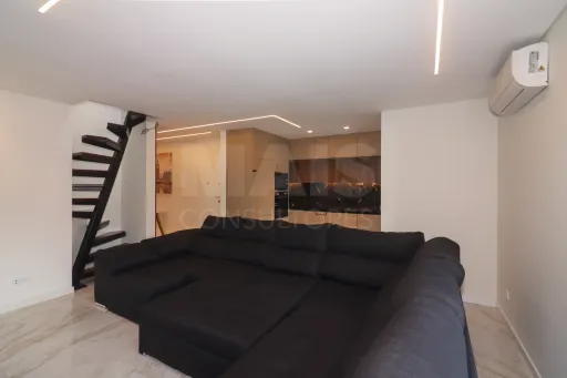Apartamento T2 + Duplex -   2 lugares de estacionamento Casal Cambra