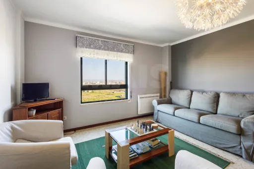 Apartamento T3 vista mar em prédio com elevador