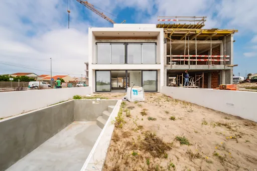 Moradia T3 em Ferrel com Piscina
