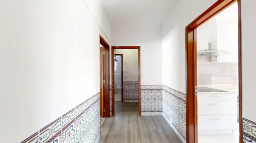2 Bedrooms with Equipped Kitchen and Balcony near Odivelas Metro