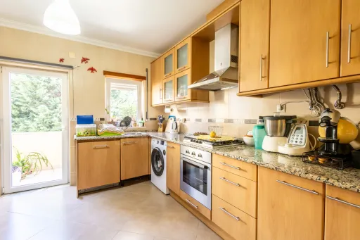 Apartamento T2 com garagem