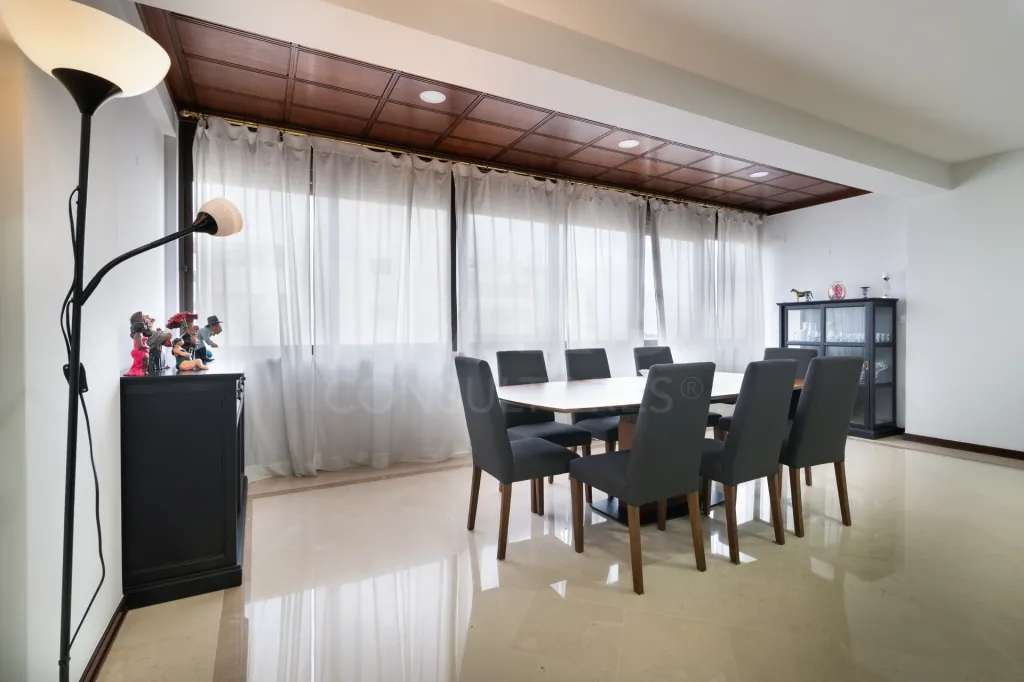 Apartamento T4 nas Torres do Restelo
