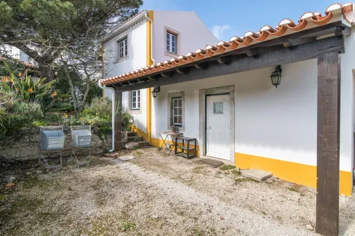 Duas Moradias em Reguengo Grande Lourinhã
