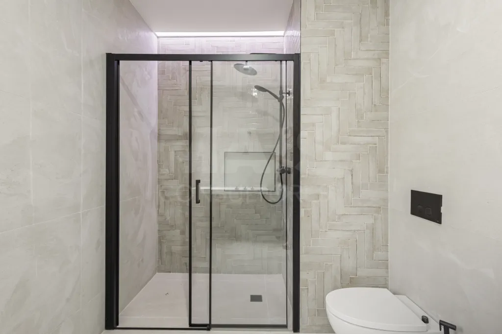 Moradia T3+1 NOVA com piscina em terreno de 2098m2