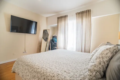 Fully Renovated 3-Bedroom Apartment in a Building with 2 Elevators