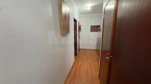 Apartamento T2 com Garagem e Logradouro em Atouguia da Baleia