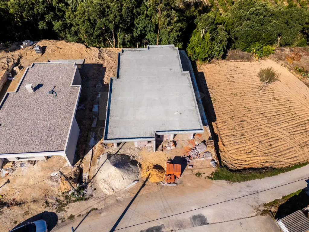 Moradia geminada T3 Nova - A