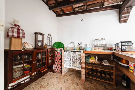 Moradia T5 com 2 Anexos em Terreno com mais de 1.400 m²