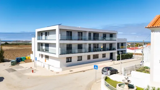 Apartamento T3 semi-novo vista mar com garagem
