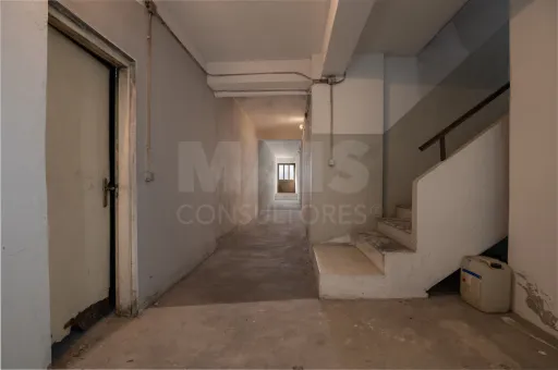 🏠 Loja para Transformação em Apartamento T3+1