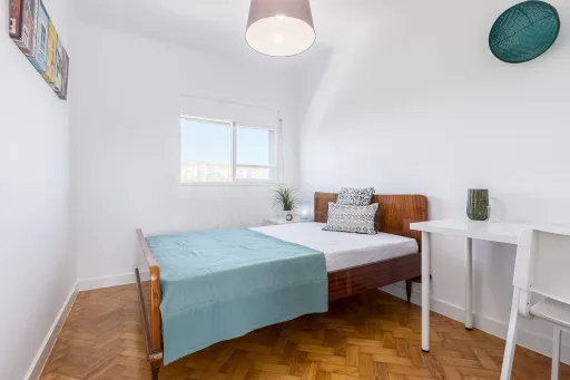 T3 + 1 totalmente remodelado com arrecadação
