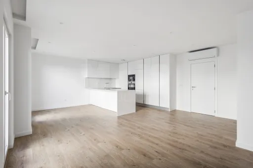 Apartamento T3 Novo com garagem -- Santa Bárbara