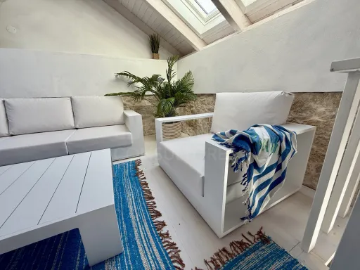 Moradia única no coração histórico de Peniche — venha conhecê-la ao vivo