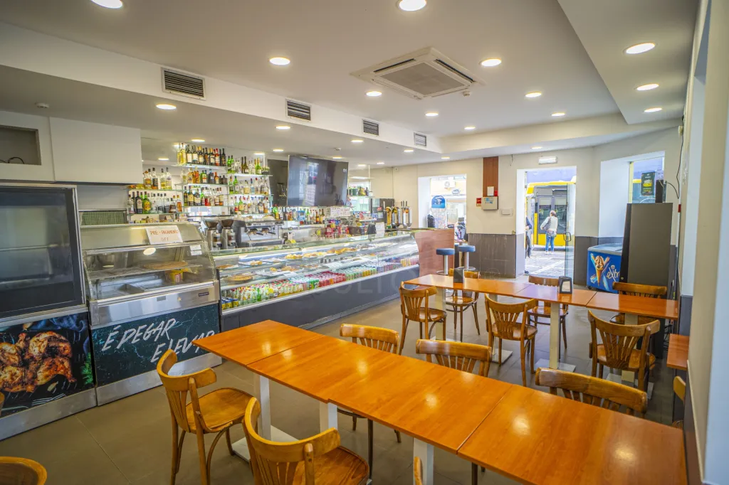 Trespasse de Emblemático Restaurante e Pastelaria no Coração de Vila Franca de Xira