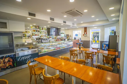 Trespasse de Emblemático Restaurante e Pastelaria no Coração de Vila Franca de Xira