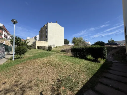Terreno Urbano - Construção Brandoa, Amadora