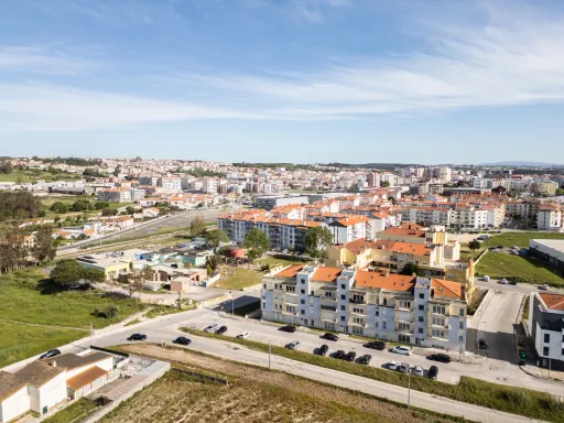 Apartamento T2 com garagem