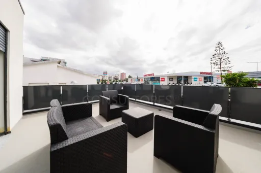 NÃO PUBLICAR Moradia T3 Semi-Nova no centro da cidade com garagem e terraço privativo