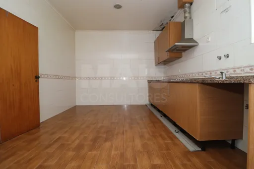 Apartamento com terraço no centro de Samora Correia