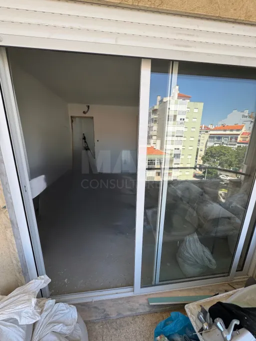 Refurbished 3-bedroom apartment