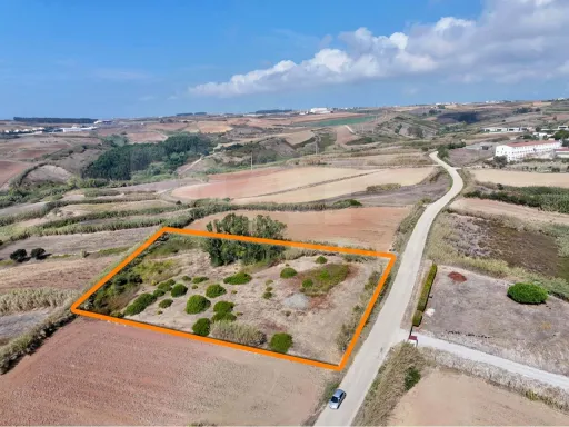 Terreno rústico com 5.840 m² a 3 km da Praia da Areia Branca
