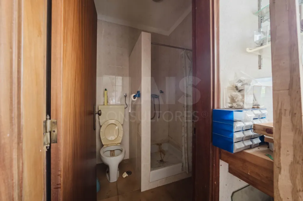 Propriedade única, a apenas 2 km de Alcobaça, com mais de 30.000 m² de terreno