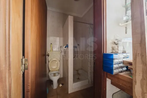 Propriedade única, a apenas 2 km de Alcobaça, com mais de 30.000 m² de terreno
