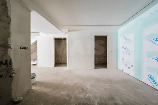 Moradia totalmente remodelada no coração de Peniche!