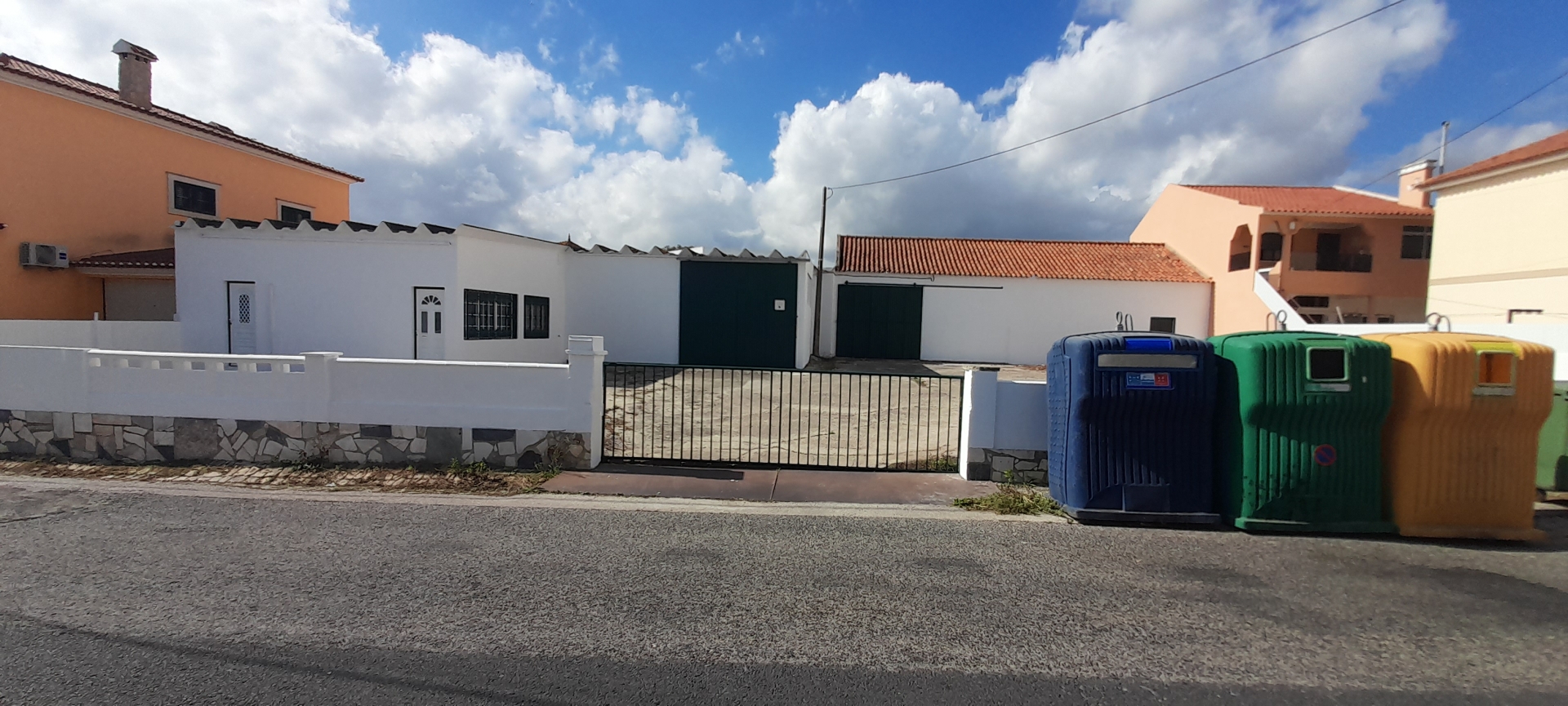 Armazém com Logradouro Carregado