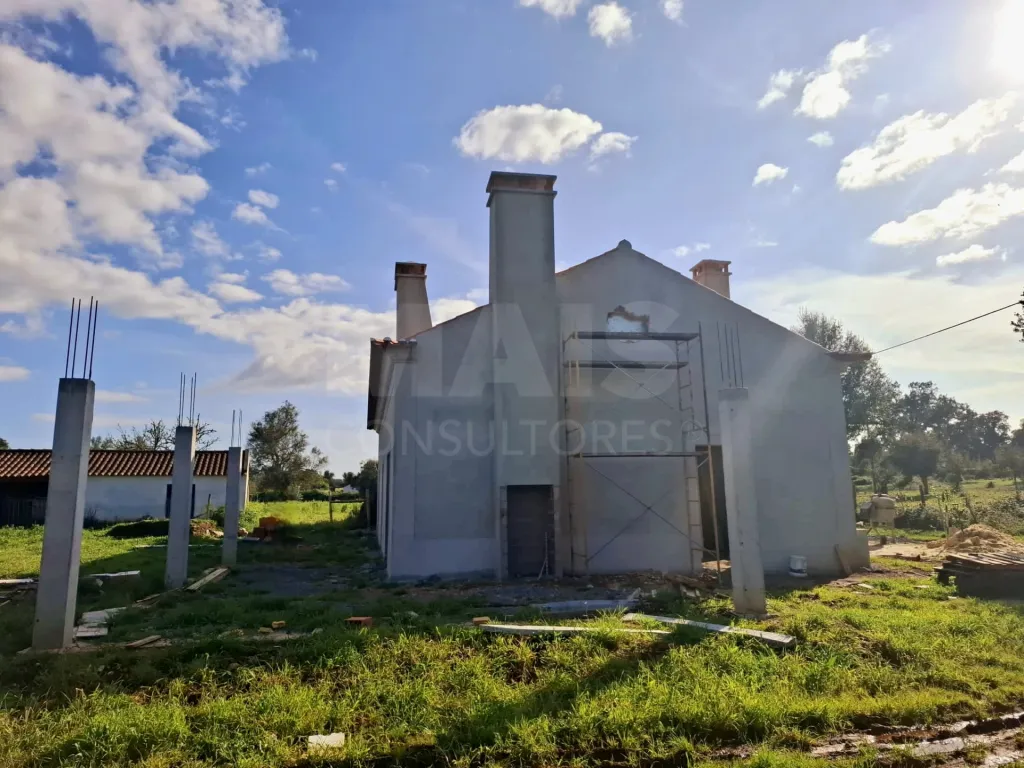 Quinta T4 com 9 mil m2 em Santiago do Cacém, Cercal do Alentejo