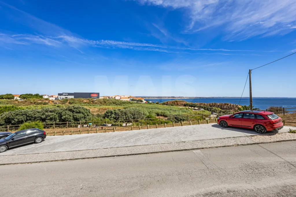 Moradia T14 frente mar em Peniche