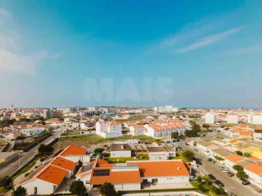 Renovated 2-Bedroom Apartment with Ocean View in Peniche