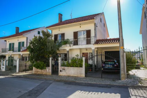 Moradia T3 Guizanderia 2min  Carregado