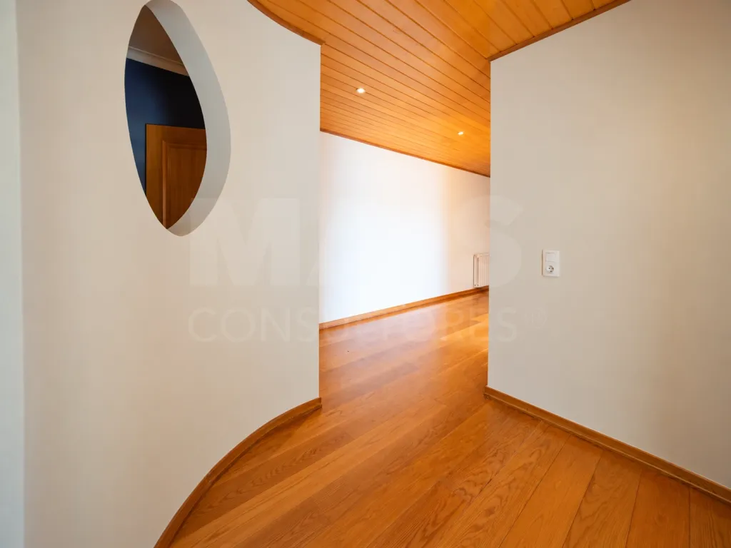T2+1 em Condomínio Privado | 167 m² | 2 Lugares de Garagem | Jardim do Torel