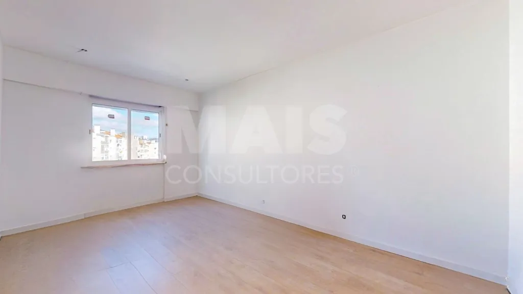 Wonderful 3-bedroom apartment in Queluz with patio