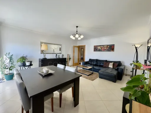 Apartamento T3 com suíte e garagem em Peniche