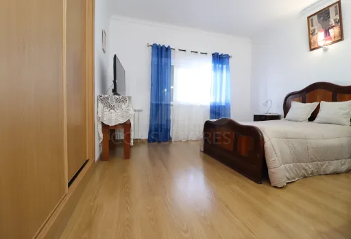 Moradia Térrea T4 Isolada, com Terreno e Garagem Samora Correia