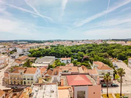 Apartamento T2 Semi-Novo | Terraço | Garagem | Bombarral