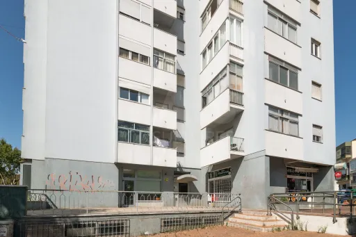 Apartamento T4 com terraço