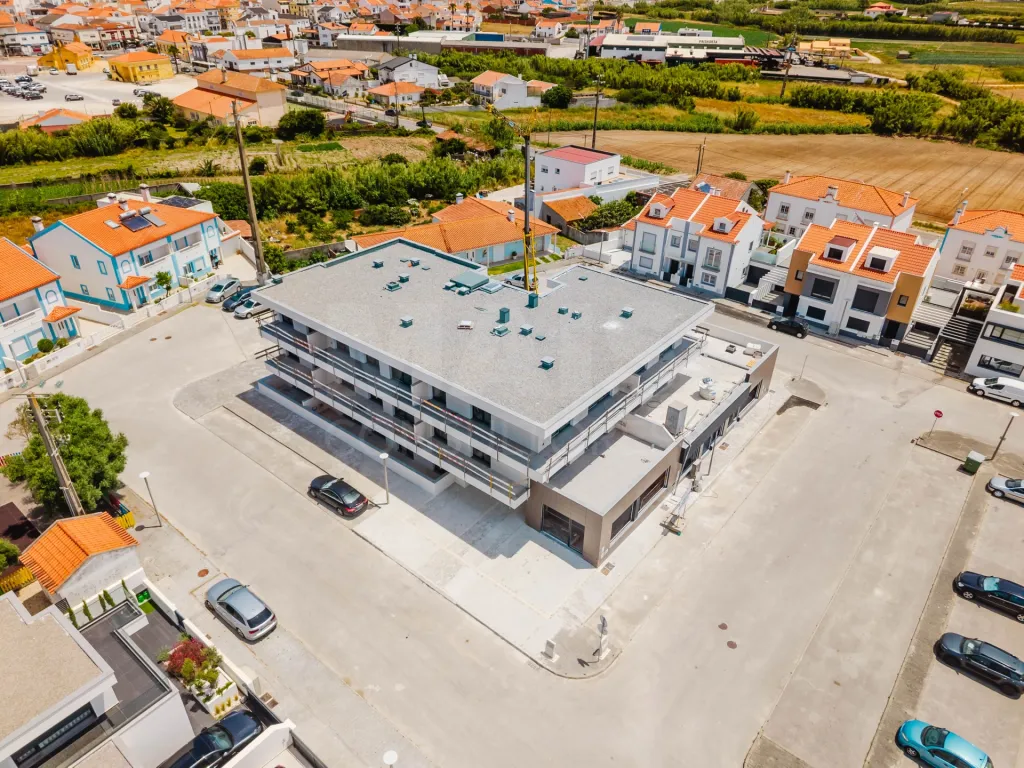 Fração M | apartamento T2 com Varanda e Garagem em Ferrel