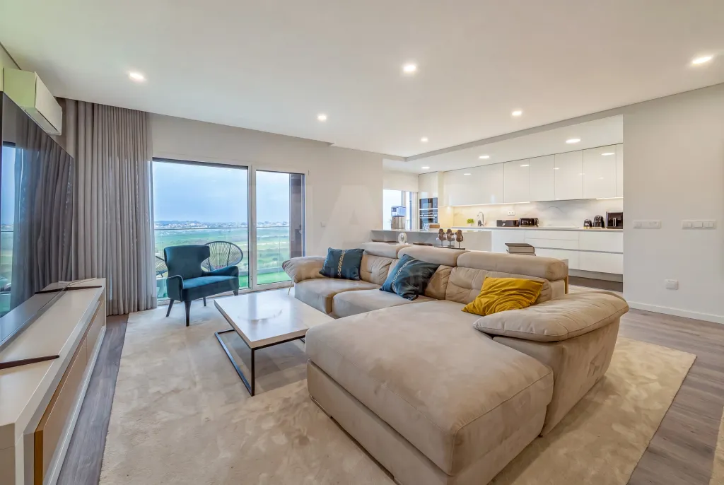 T4 Duplex com Vista Panorâmica sobre o Rio Tejo e Lisboa | Montijo