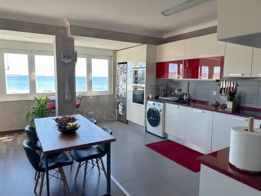 T3 Mobilado - Vista Rio e Estacionamento incluido