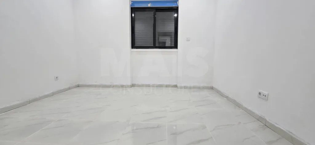 Renovated 3-Bedroom Ground-Floor Apartment with Patio in Benavente