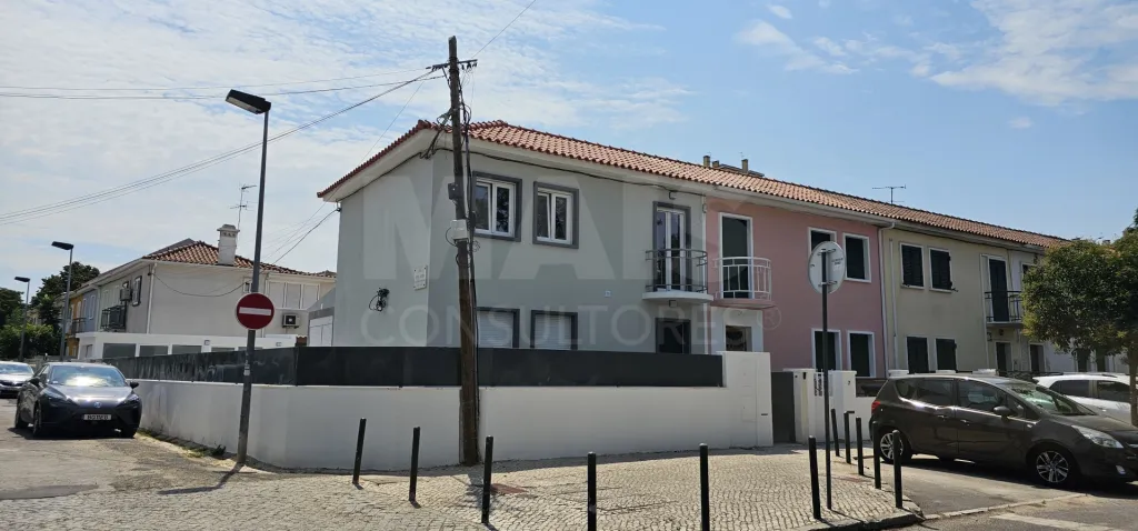 3 Bedroom House Refurbished Benfica