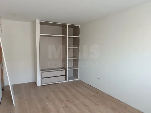 Apartamento T3 com varanda - Rinchoa - Rio de Mouro