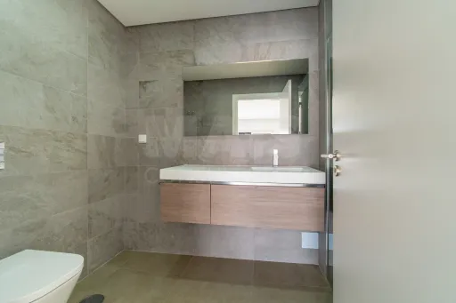 T3 Premium Seminovo com Varanda Excecional – Garagem - Elevador - Acesso Privilegiado a Lisboa