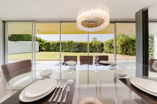 Moradia T4 com piscina inserida num Resort em lote com 1191m2